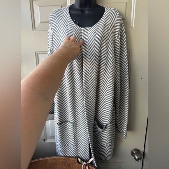 Ann Taylor Open Front Chevron Cardigan – Gray & White – Size XL – NWT - Picture 3 of 11